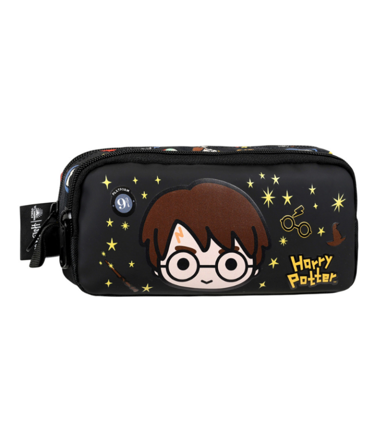 Harry Potter lisanslı kalemlik. Çift gözlü, dayanıklı ve okul çantalarıyla uyumlu. Günlük kullanım için hafif ve düzenli saklama sağlar.