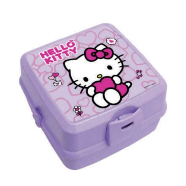 Hello Kitty ile her öğün çok daha sevimli! Resmi lisanslı Hello Kitty beslenme kutusu, tatlı tasarımı ve kullanışlı yapısıyla çocukların okul hayatına neşe katıyor. Yiyecekleri düzenli bir şekilde saklayan bu kutu, beslenme saatlerini hem sağlıklı hem eğlenceli hale getiriyor.